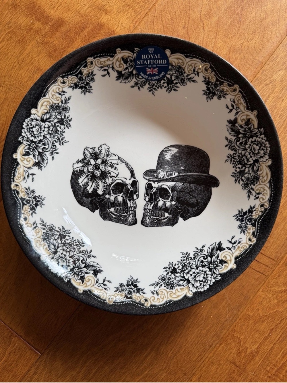Royal Stafford Skeleton Man Woman Couple Skull Pasta Bowl 9” NWT Black White ENG